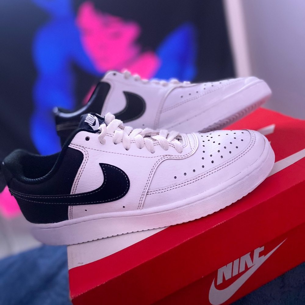 WMNS NIKE COURT VISION LOW